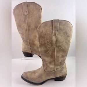 Roper cowgirl boots, size 9, great condition, rarely worn